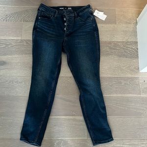 Old Navy Rockstar Supper Skinny Jeans- brand new with tags!